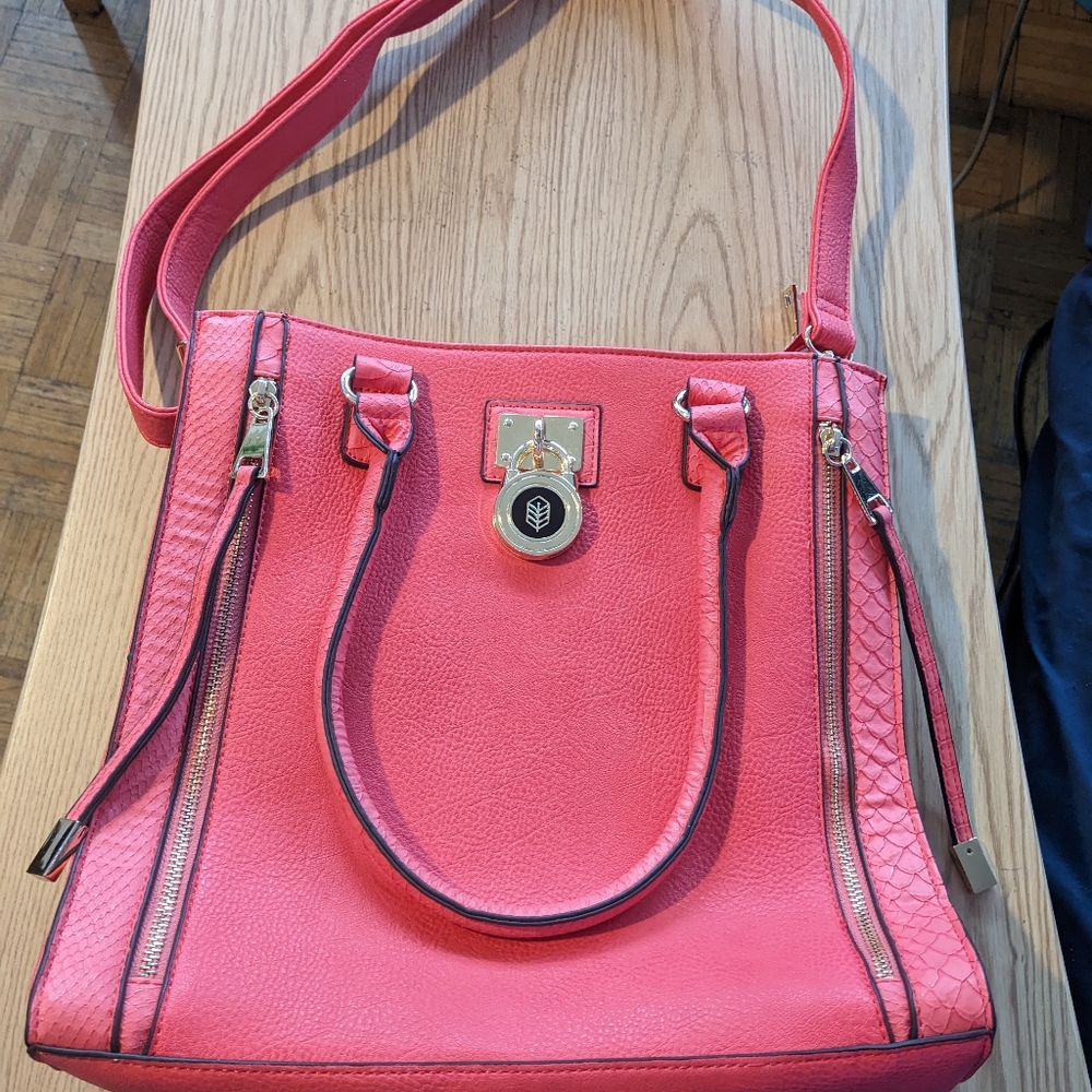 Call it Spring shoulder bag